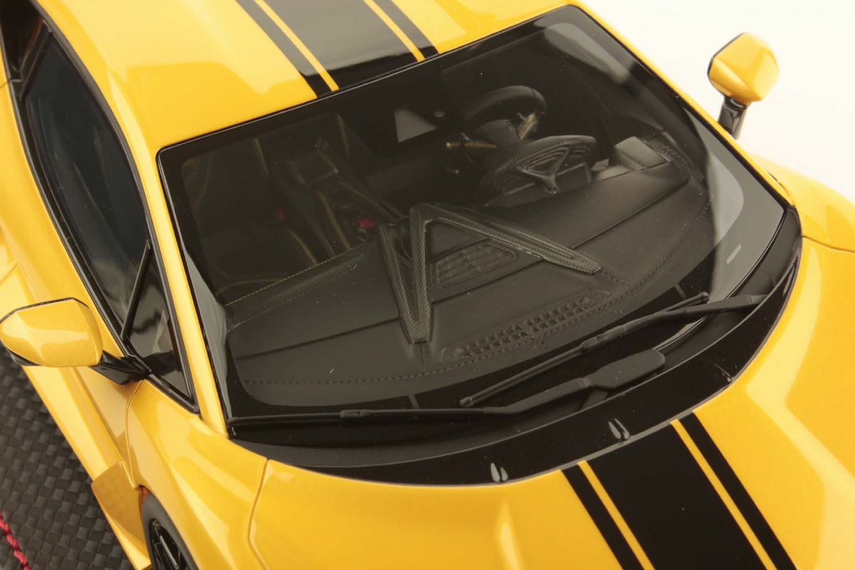 mr-collection-models-lamborghini-revuelto-1-18-miniature-v12-hpev image 6