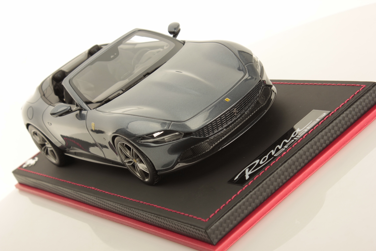 mr-collection-models-ferrari-roma-spider-1-18-miniature-auto-cabriolet image 3