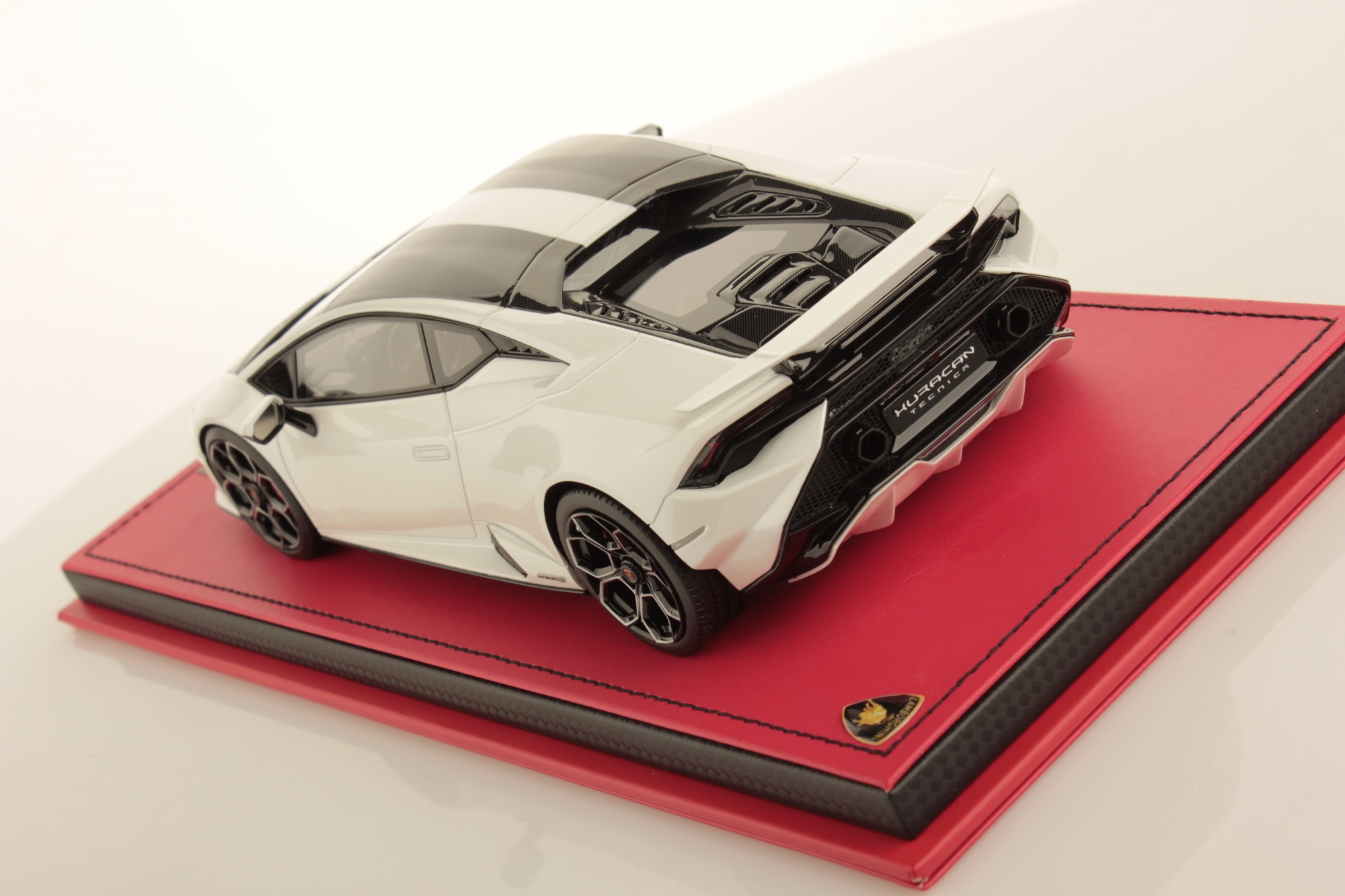 mr-collection-models-lamborghini-hurac-n-tecnica-miniature-auto-1-18 image 4