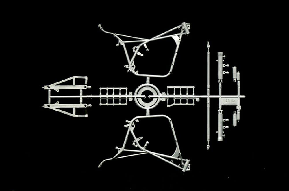 italeri-suzuki-rg-500-xr27-maquette-moto-1-9-r-f-4644 image 7