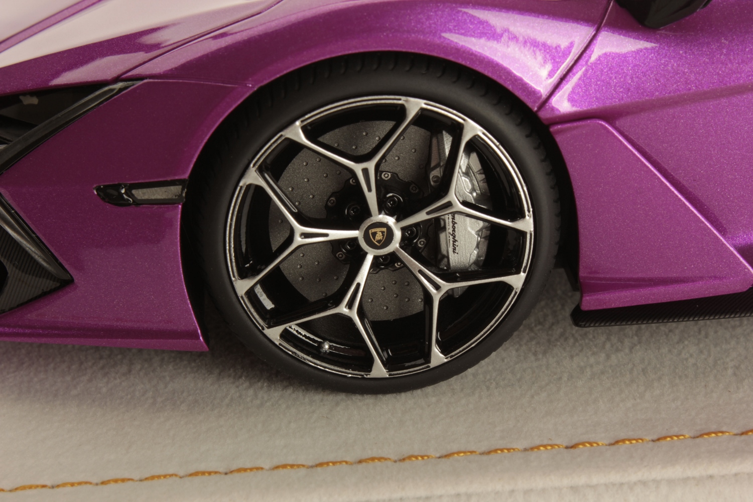mr-collection-models-lamborghini-revuelto-1-18-4 image 5