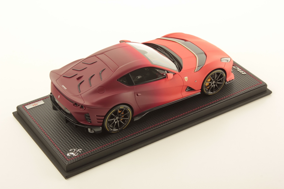 mr-collection-models-ferrari-812-competizione-1-18 image 2
