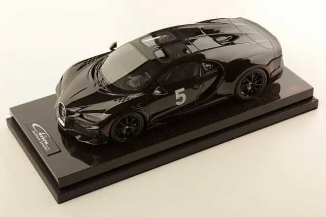 mr-collection-models-bugatti-chiron-super-sport-1-18-miniature-auto-de-collectio image 1