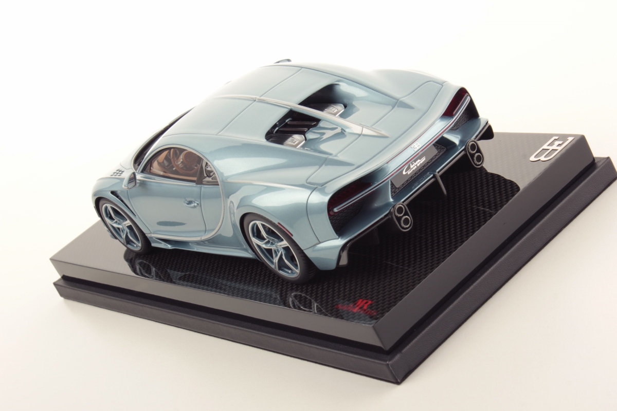 mr-collection-models-bugatti-chiron-super-sport-1-18-4 image 4