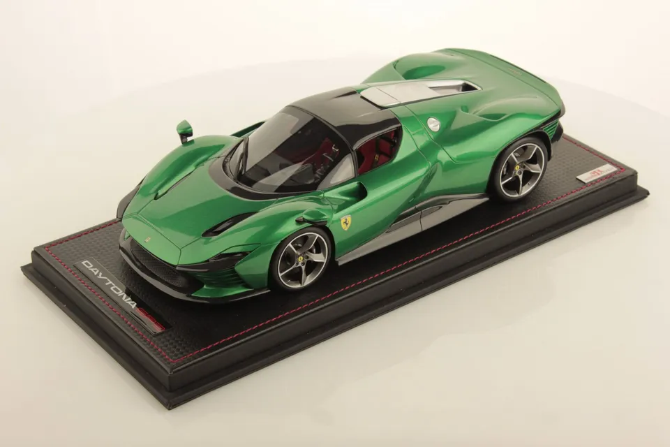mr-collection-models-ferrari-daytona-sp3-1-18-miniature-auto-de-collection-icona image 1