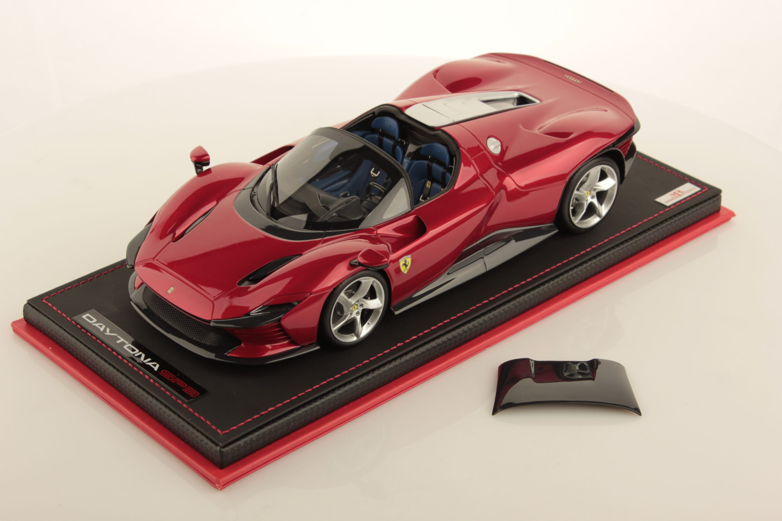 mr-collection-models-ferrari-daytona-sp3-1-18-miniature-auto-icona-v12 image 7