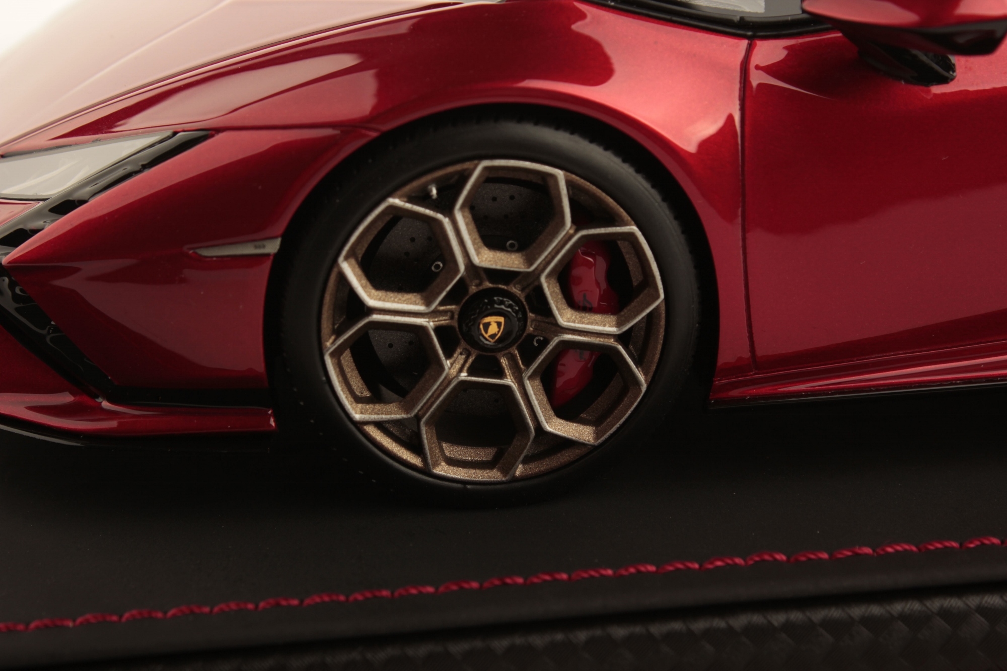 mr-collection-models-lamborghini-hurac-n-tecnica-1-18-miniature-auto-de-collecti-4 image 5