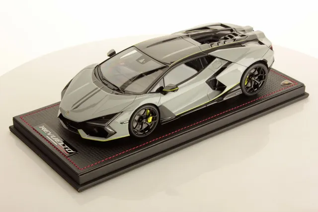 mr-collection-models-lamborghini-revuelto-1-18-miniature-auto-de-collection-2 image 1