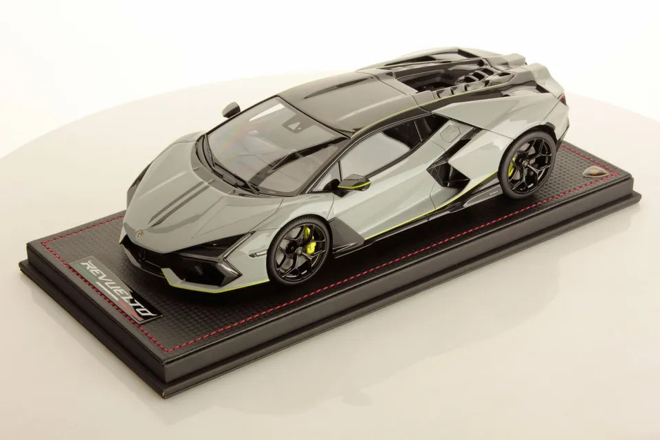 mr-collection-models-lamborghini-revuelto-1-18-miniature-auto-de-collection-2 image 1