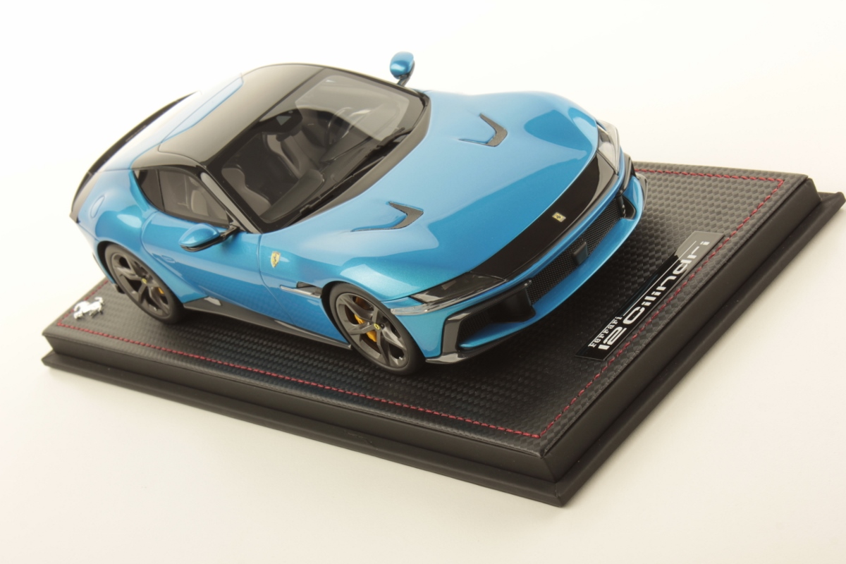 mr-collection-models-ferrari-12-cilindri-miniature-auto-de-collection image 3