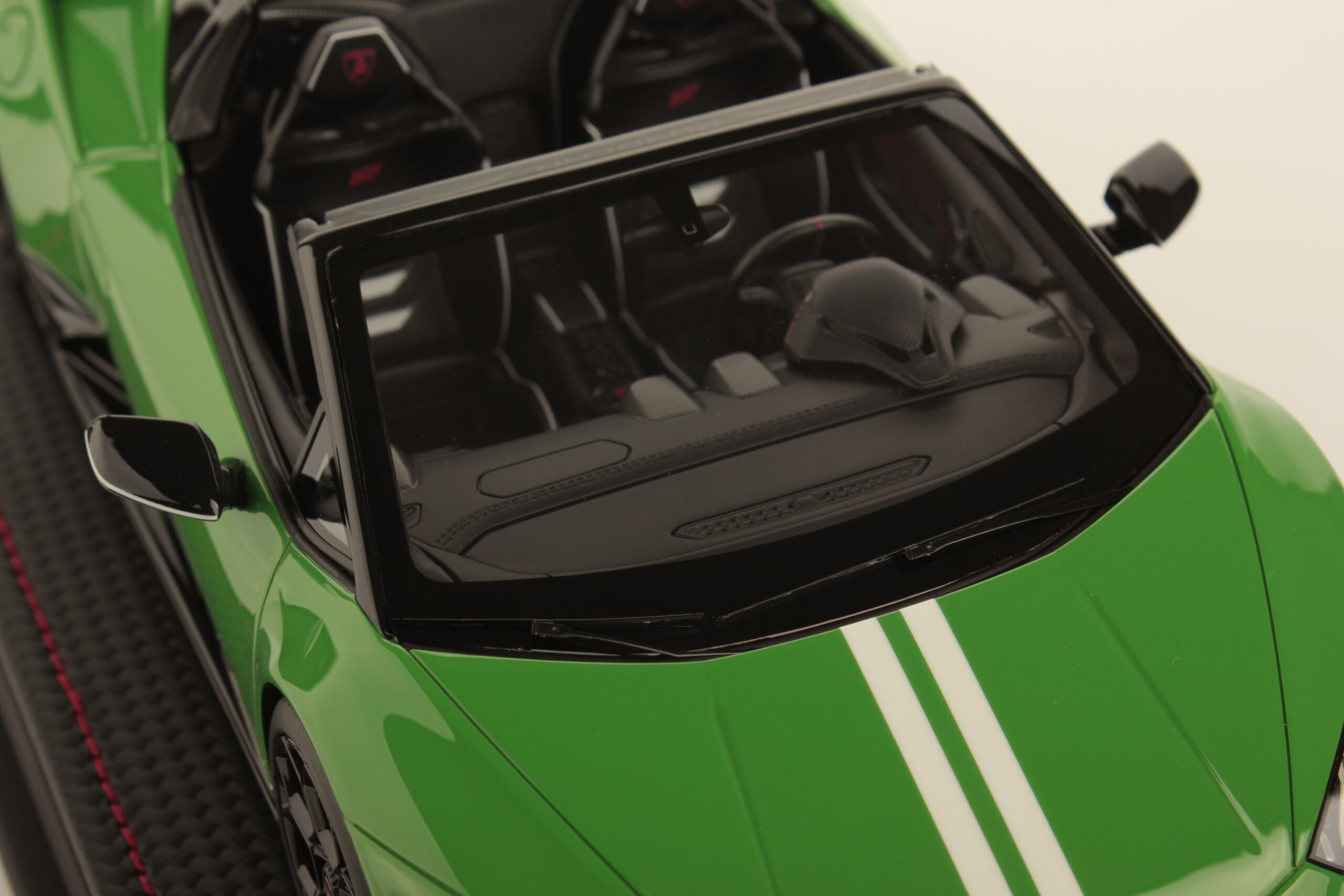 mr-collection-models-lamborghini-hurac-n-evo-spyder-60th-1-18 image 6