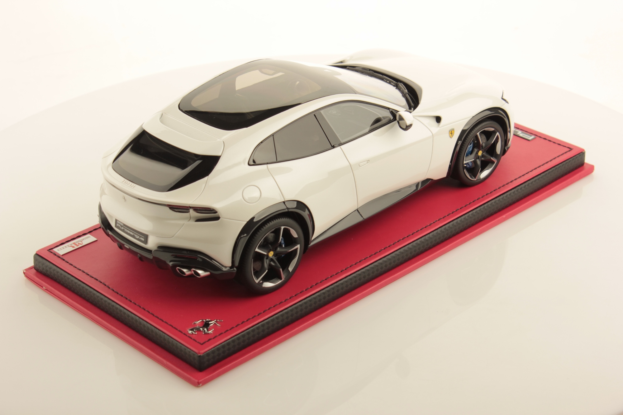 mr-collection-models-ferrari-purosangue-1-18-miniature-auto-collection image 2