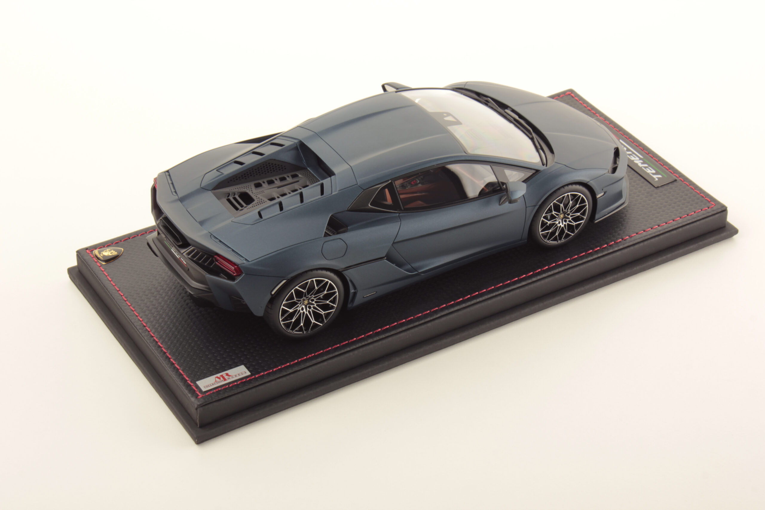mr-collection-models-lamborghini-temerario-1-18 image 2