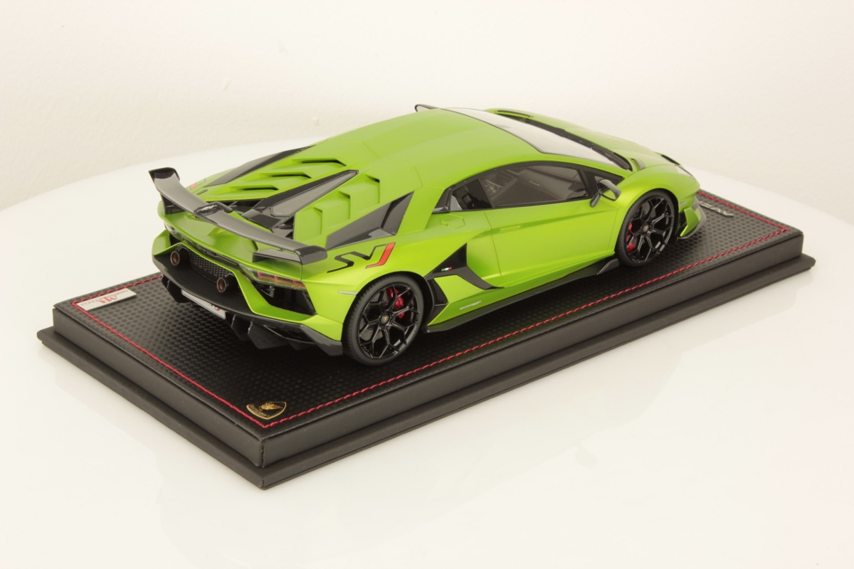 mr-collection-models-lamborghini-aventador-svj-1-18-miniature-auto image 2