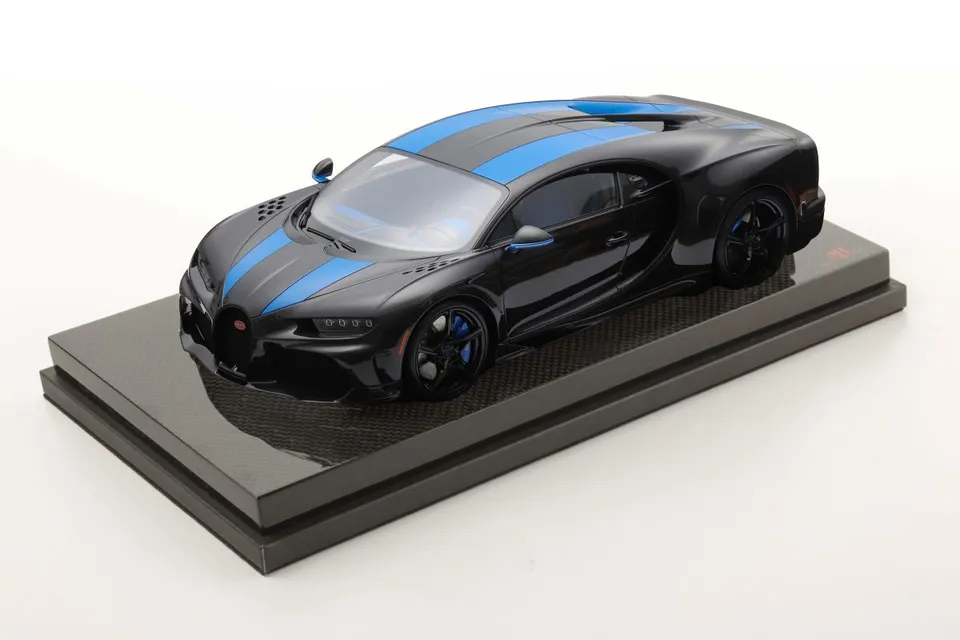 mr-collection-models-bugatti-chiron-super-sport-1-18-5 image 1