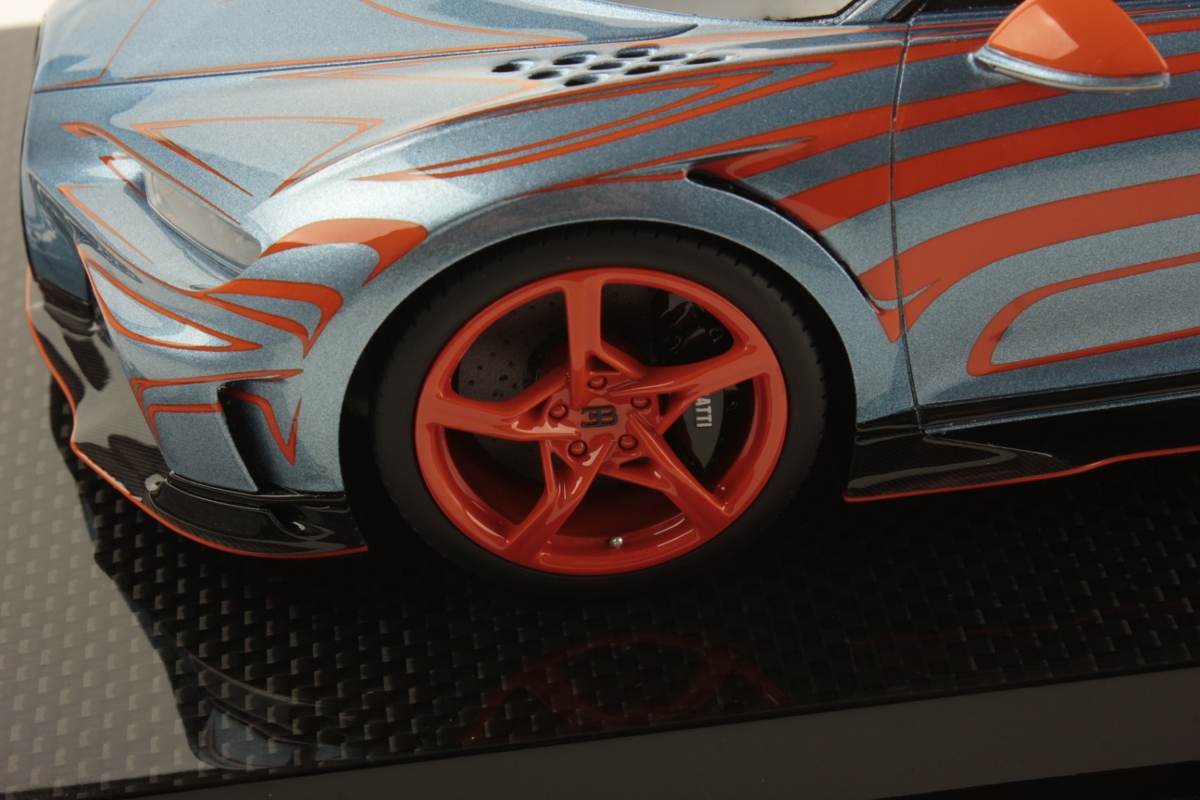 mr-collection-models-bugatti-chiron-super-sport-1-18-3 image 5