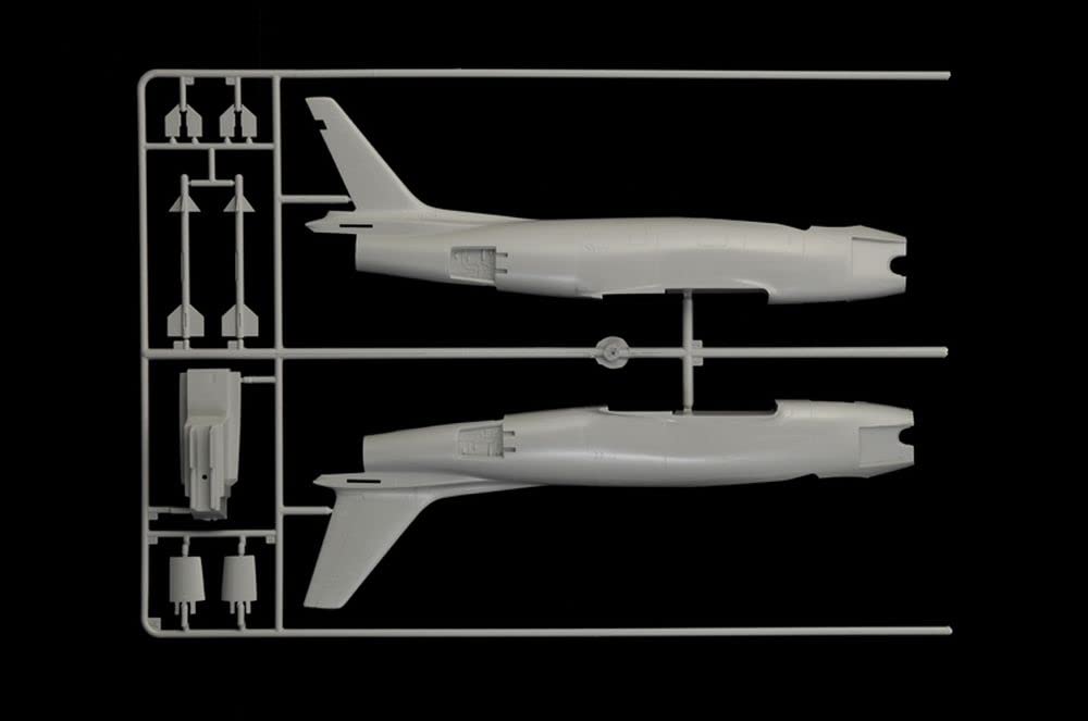 italeri-2811s-north-american-fj-2-3-fury-1-48-maquette-avion-monter image 8