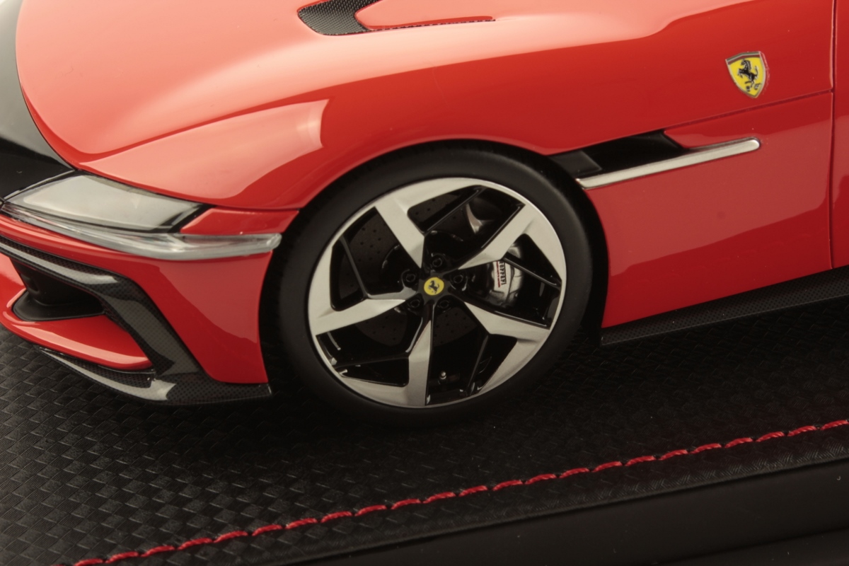 mr-collection-models-ferrari-12-cilindri-spider-1-18-2 image 5