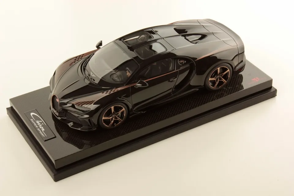 mr-collection-models-bugatti-chiron-super-sport-1-18 image 1