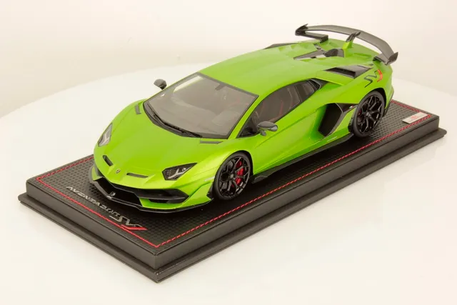 mr-collection-models-lamborghini-aventador-svj-1-18-miniature-auto image 1