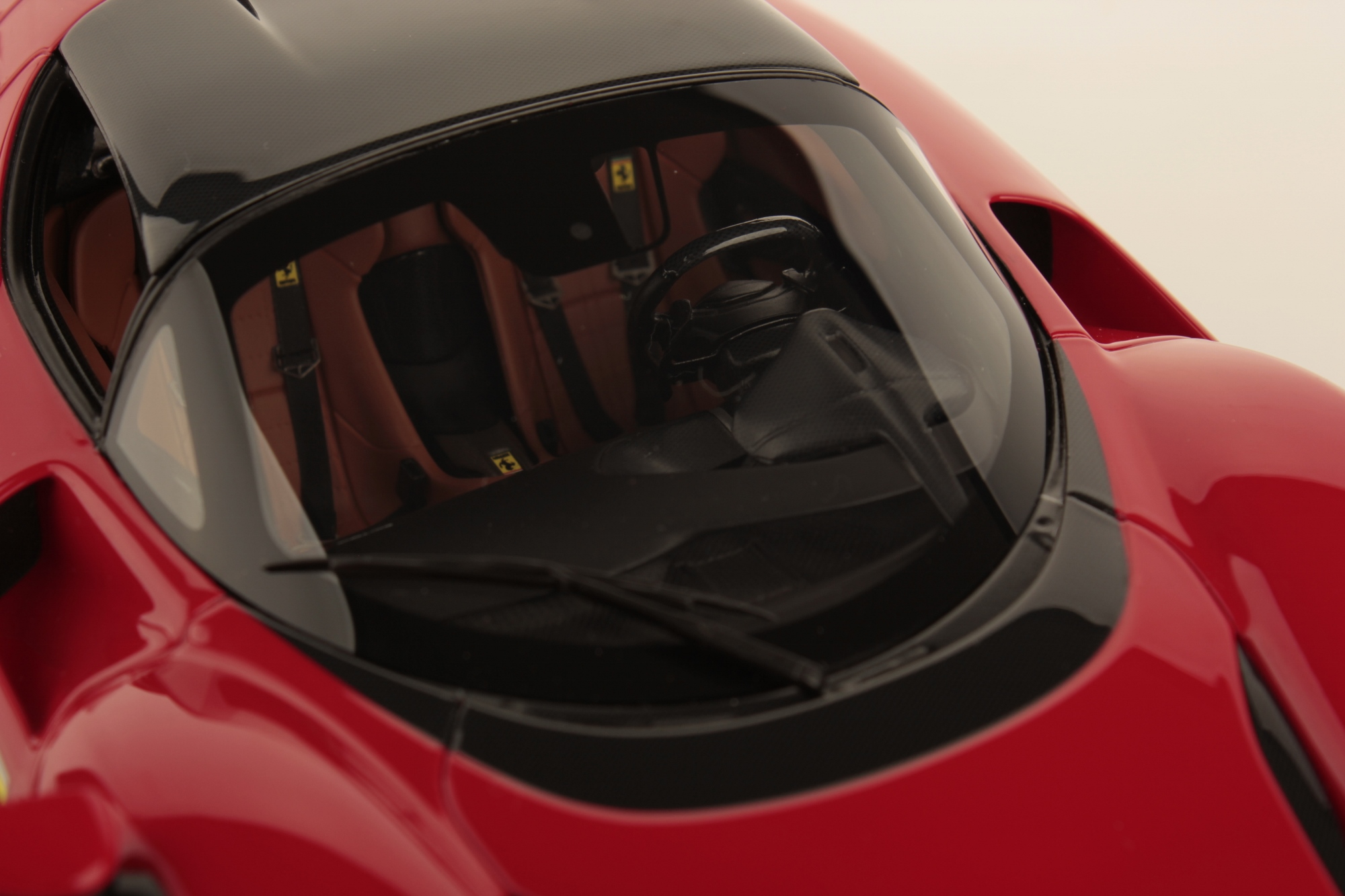 mr-collection-models-ferrari-daytona-sp3-1-18-miniature-auto-de-collection image 6