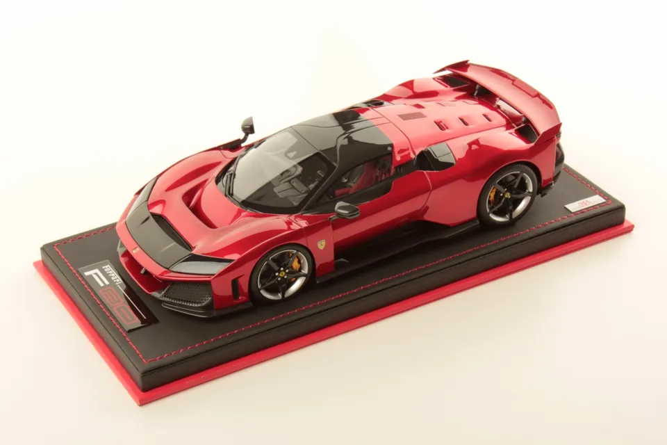mr-collection-models-ferrari-f80-1-18-2 image 1