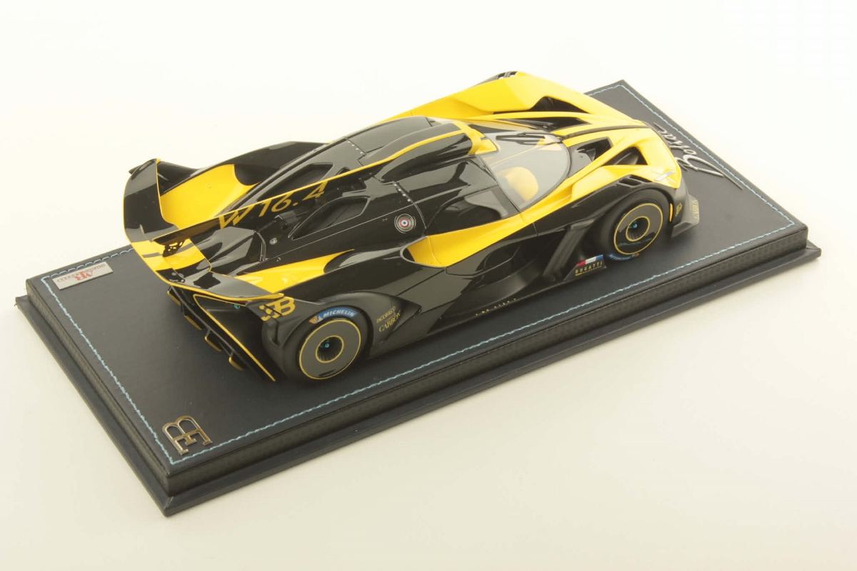 mr-collection-models-bugatti-bolide-1-18-miniature-pur-sang-piste-dition-collect image 2