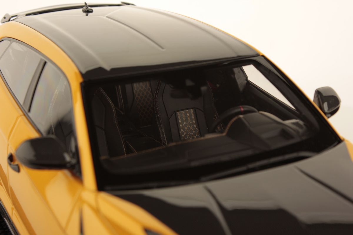 mr-collection-models-lamborghini-urus-performante-1-18-miniature-suv-super-sport image 6