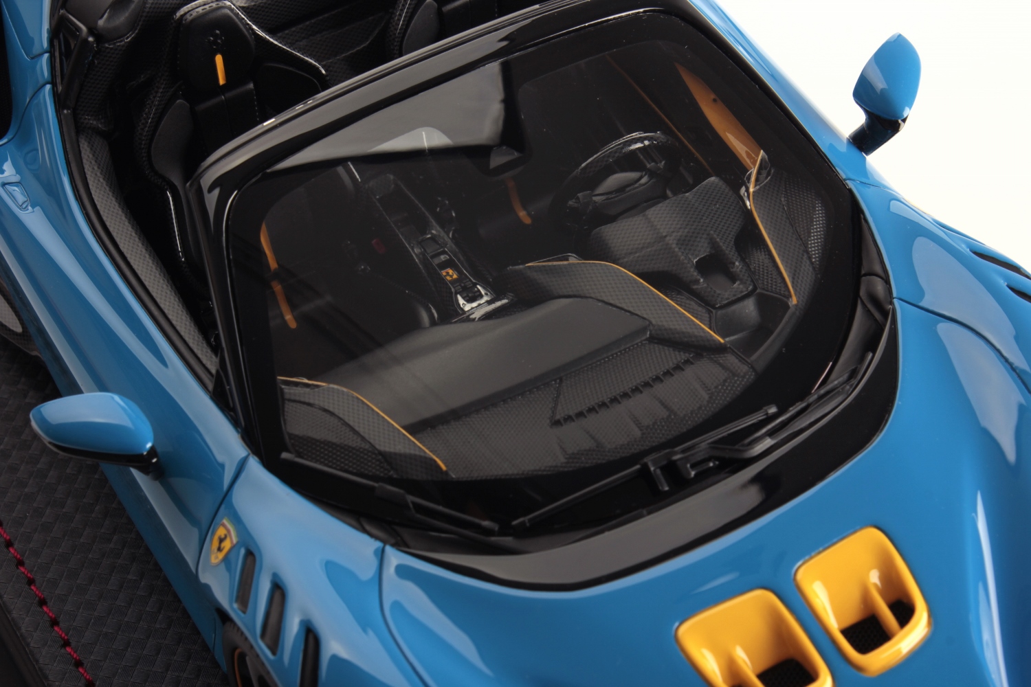 mr-collection-models-ferrari-sf90-xx-spider-miniature-auto-de-collection-2 image 6