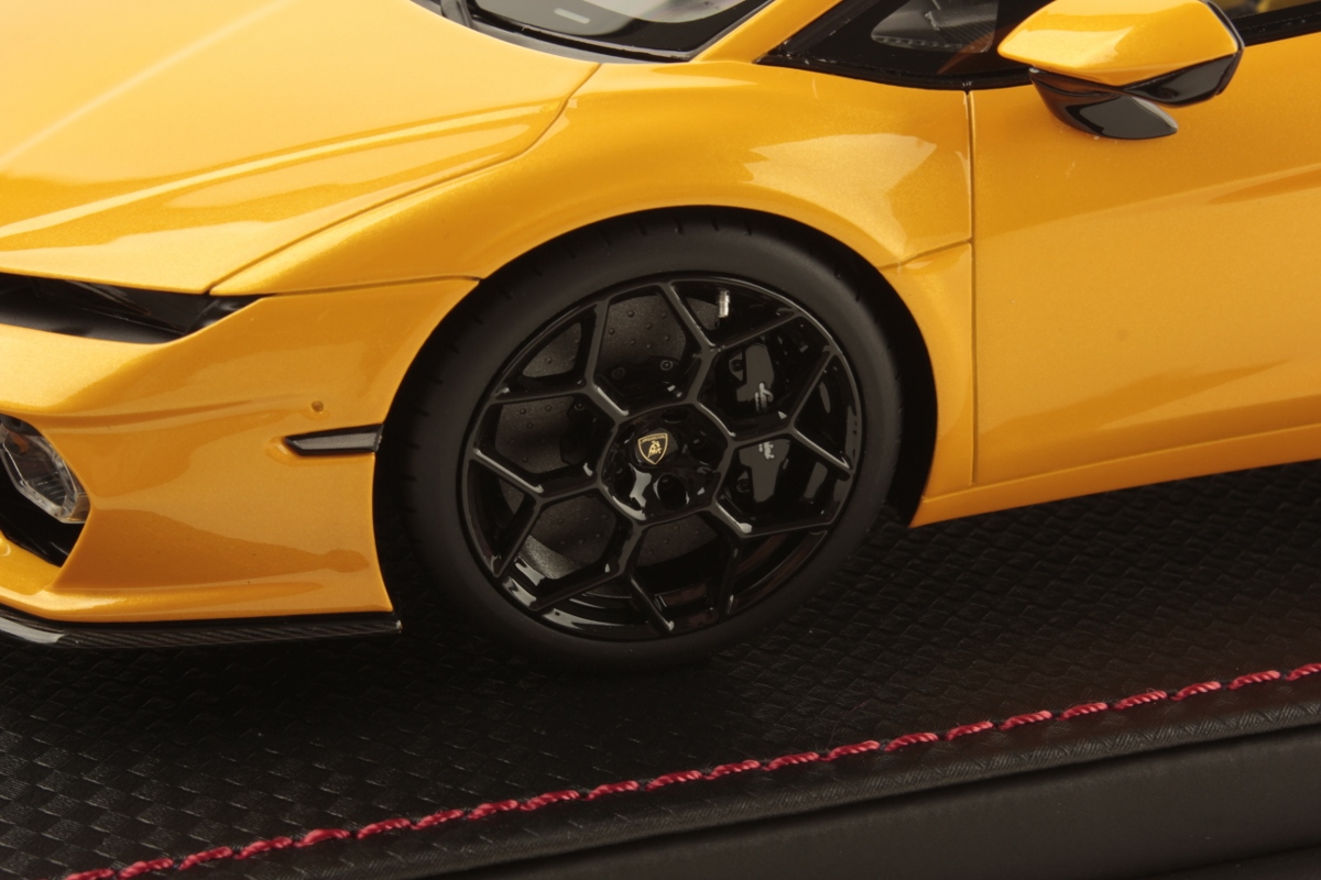 mr-collection-models-lamborghini-temerario-1-18-miniature-auto-de-collection image 6