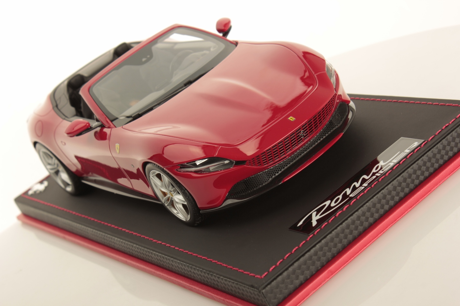 mr-collection-models-ferrari-roma-spider-1-18-miniature-auto-cabriolet-2 image 3