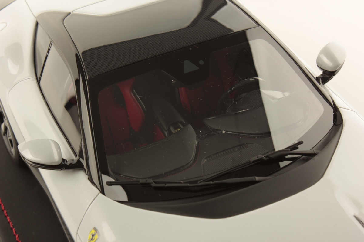 mr-collection-models-ferrari-12-cilindri-miniature-auto-de-collection-2 image 6