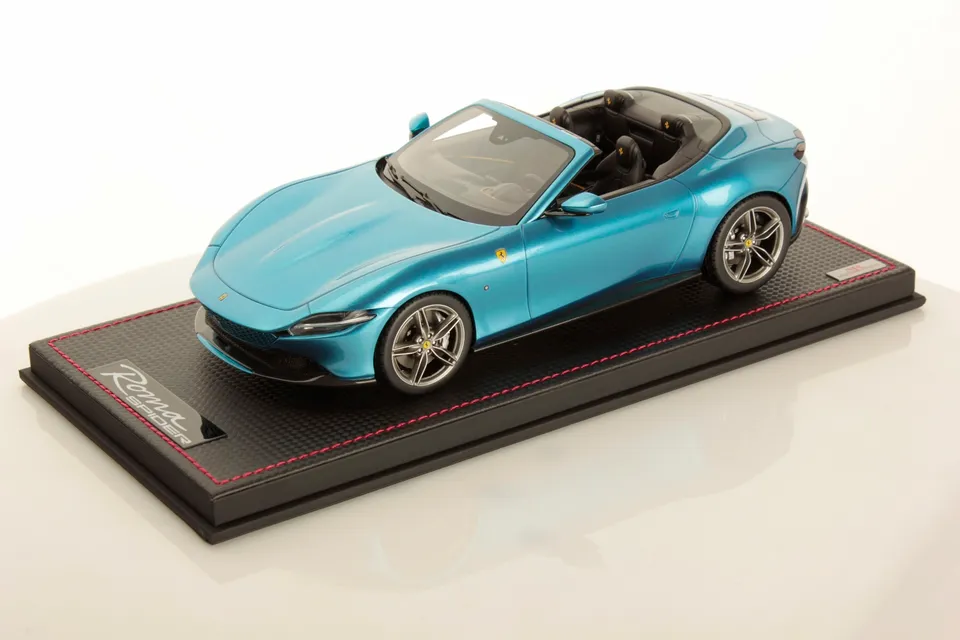 mr-collection-models-ferrari-roma-spider-1-18-miniature-auto image 1