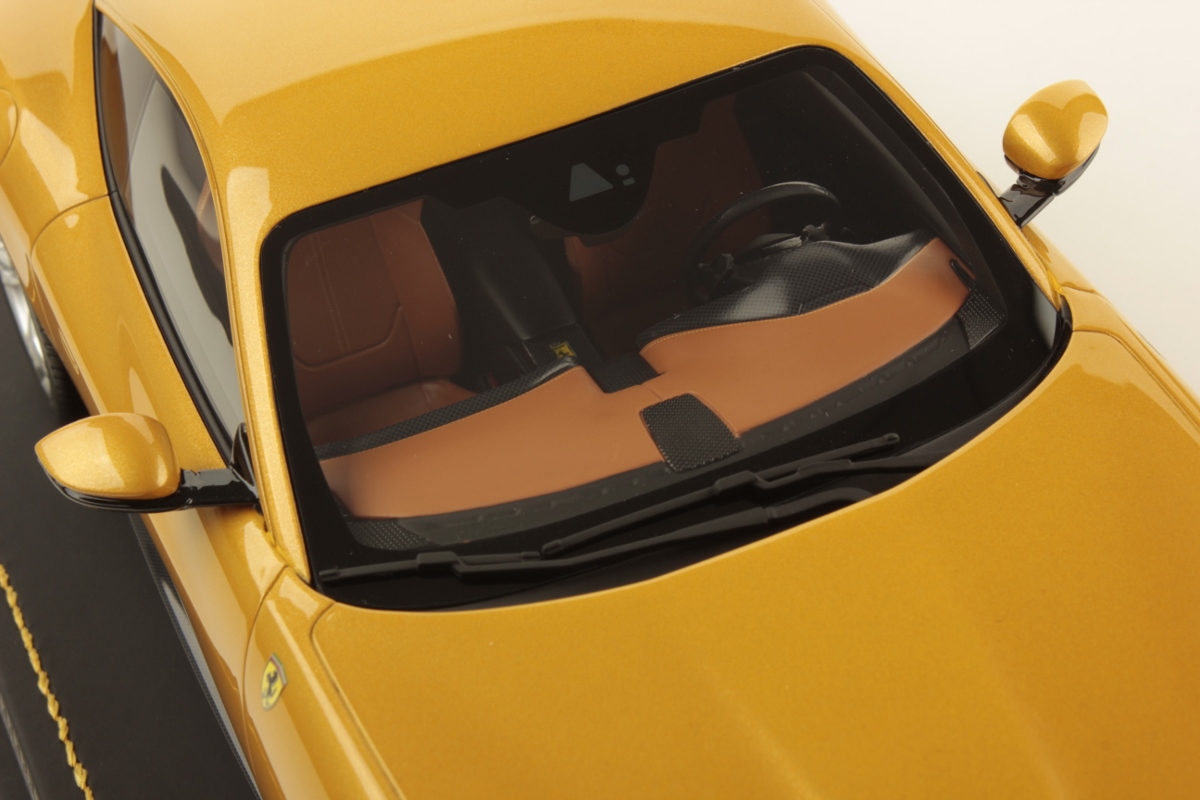 mr-collection-models-ferrari-amalfi-1-18-miniature-auto-de-collection image 6