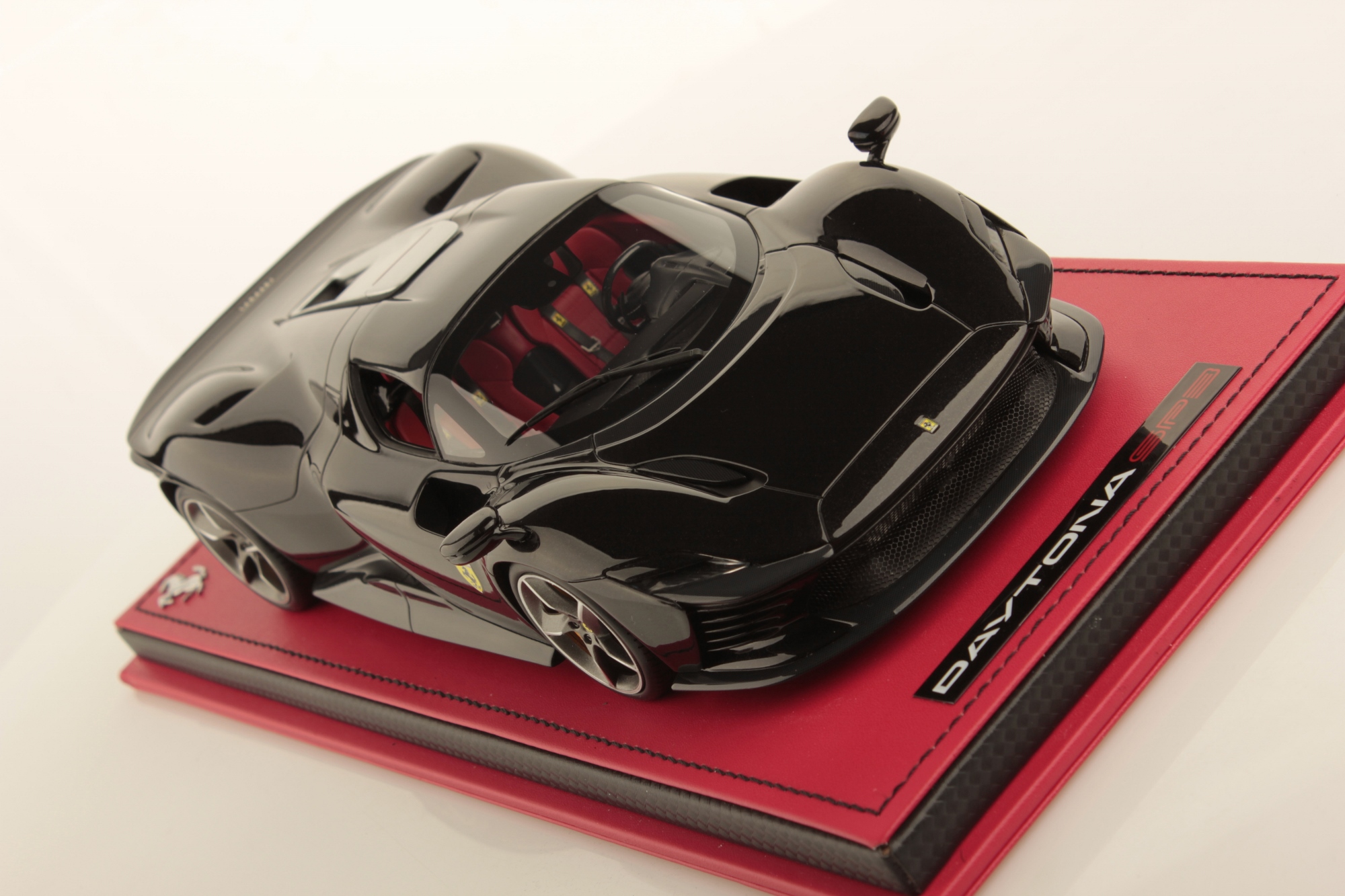 mr-collection-models-ferrari-daytona-sp3-1-18-miniature-auto-icona image 3