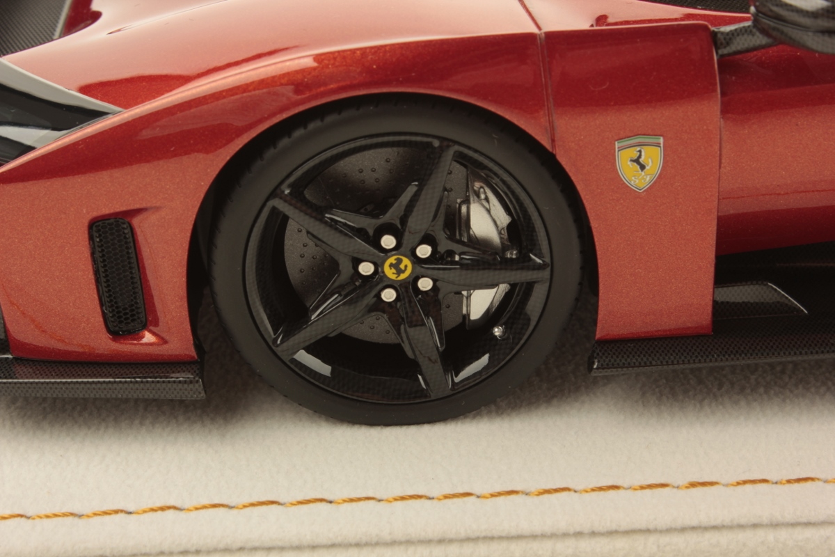 mr-collection-models-ferrari-f80-miniature-auto-de-collection image 5