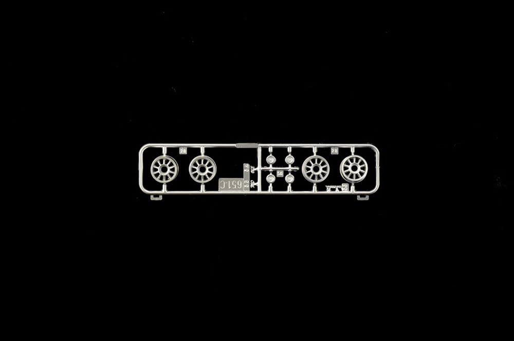 italeri-volvo-760-gle-maquette-voiture-1-24-assembler image 8