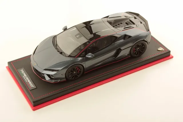 mr-collection-models-lamborghini-temerario-alleggerita-package-1-18-miniature image 1