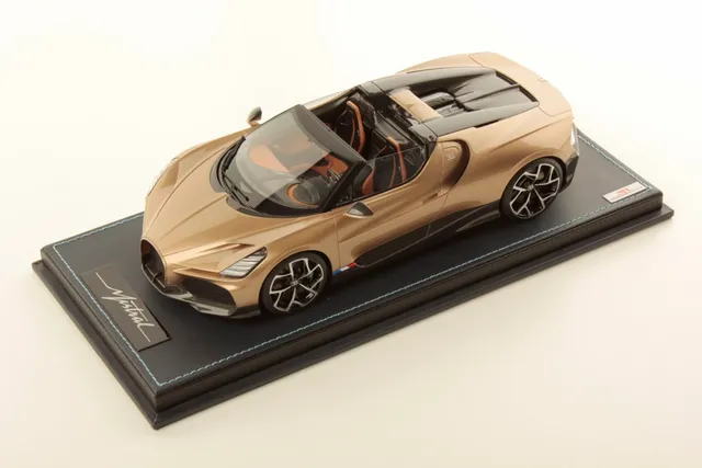 mr-collection-models-bugatti-w16-mistral-1-18-miniature-auto-de-collection-2 image 1