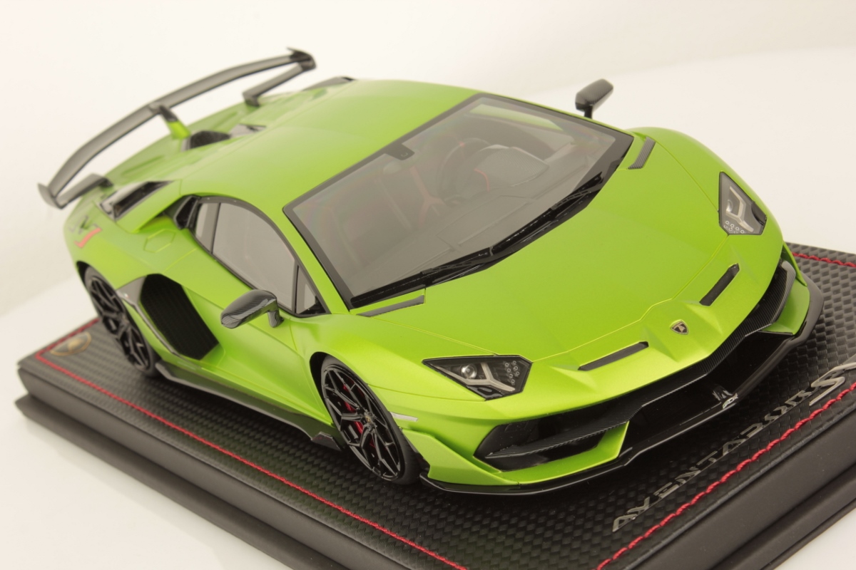 mr-collection-models-lamborghini-aventador-svj-1-18-miniature-auto image 3