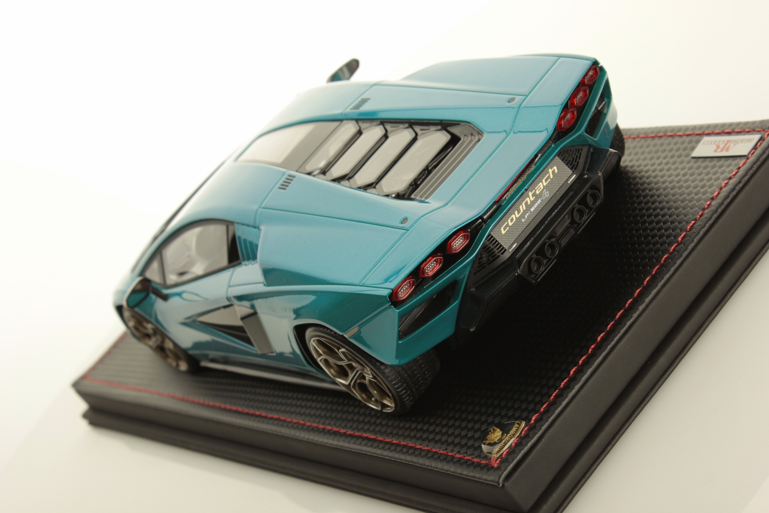 mr-collection-models-lamborghini-countach-lpi-800-4-1-18-miniature-auto-de-colle image 4