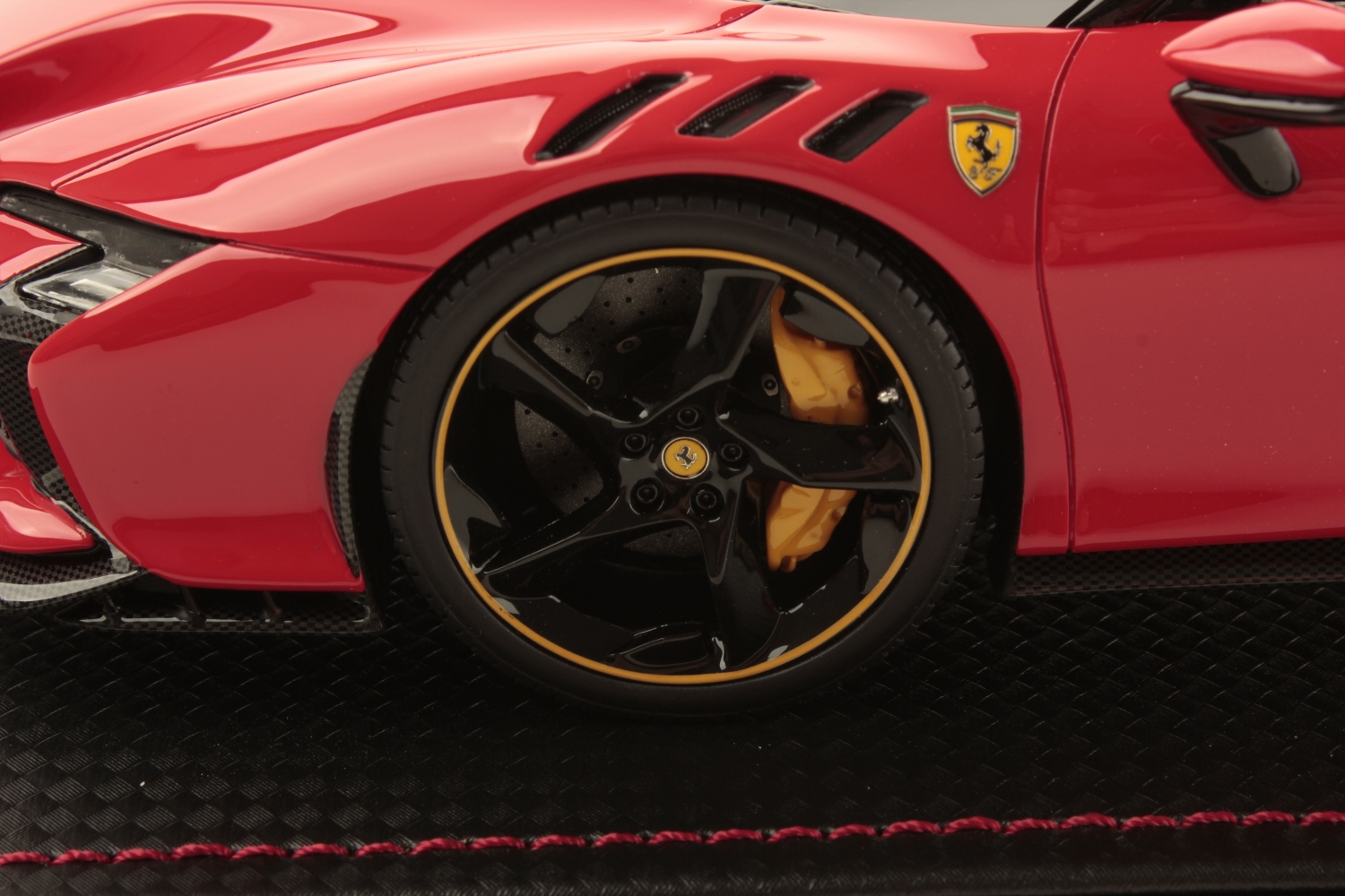 mr-collection-models-ferrari-sf90-xx-spider-1-18-miniature-auto-officielle image 5