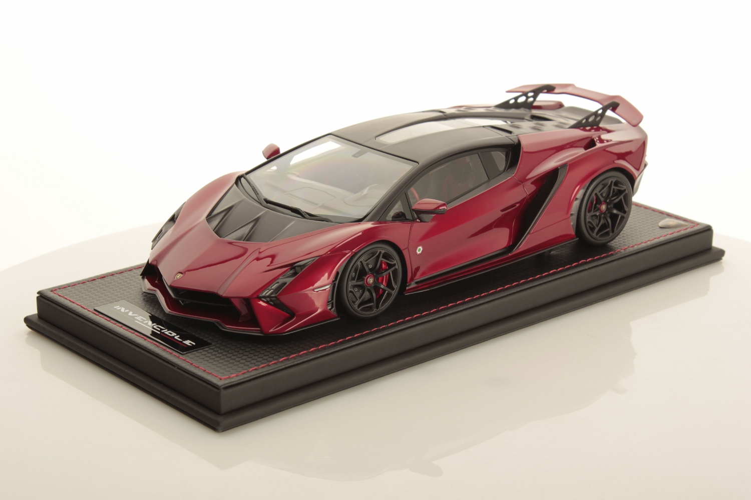 mr-collection-models-lamborghini-invencible-1-18-miniature-auto image 1