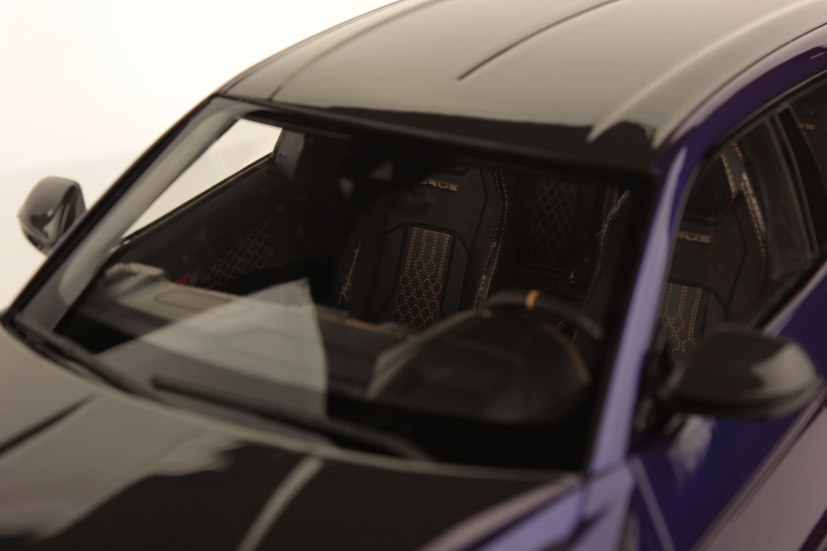 mr-collection-models-lamborghini-urus-performante-1-18-miniature-auto-de-collect image 6