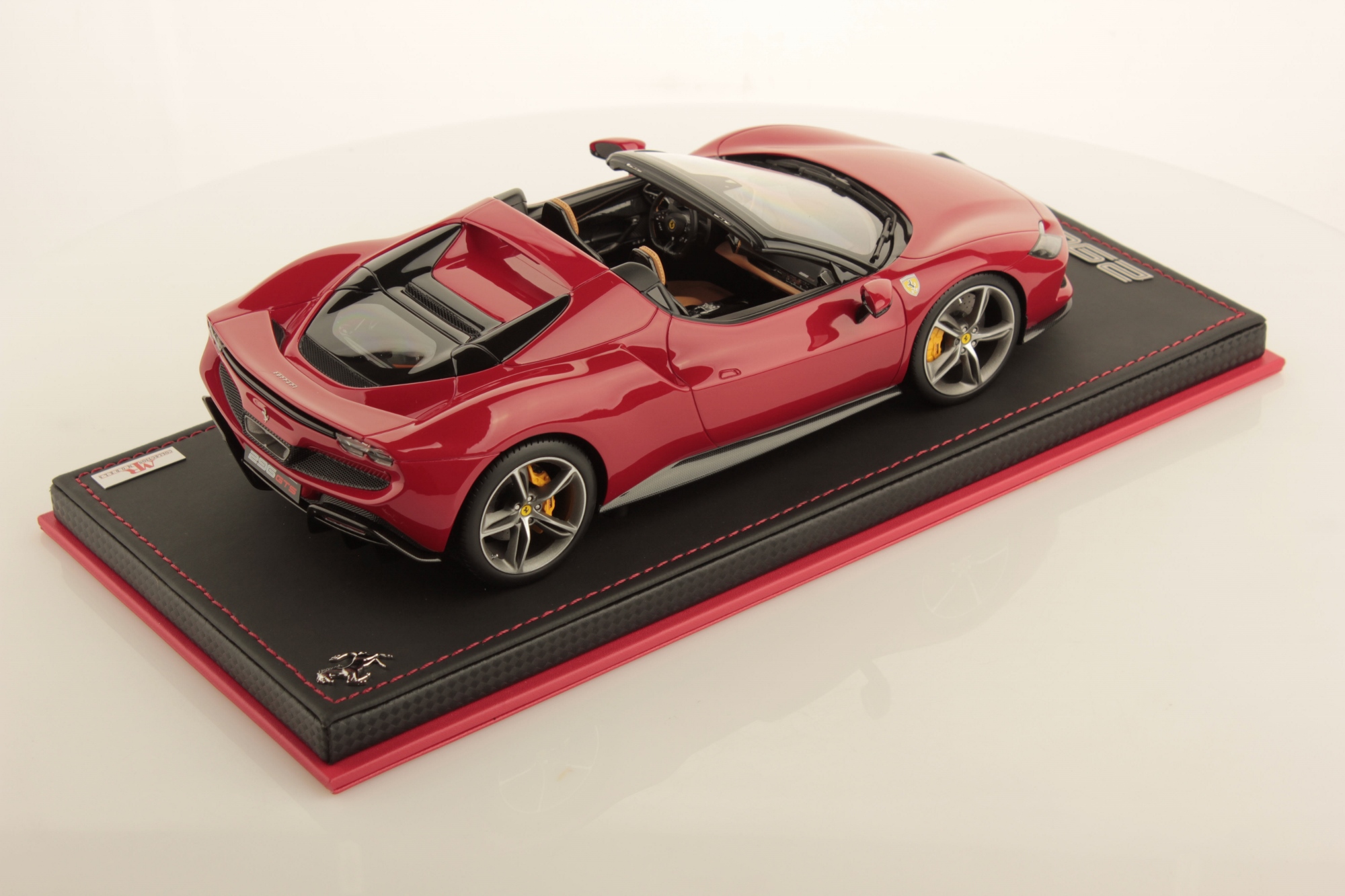 mr-collection-models-ferrari-296-gts-1-18-miniature-auto-spider image 2