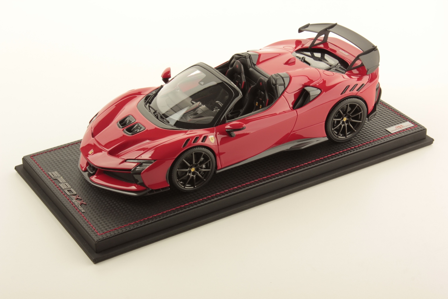 mr-collection-models-ferrari-sf90-xx-spider-1-18-miniature-auto-2 image 1