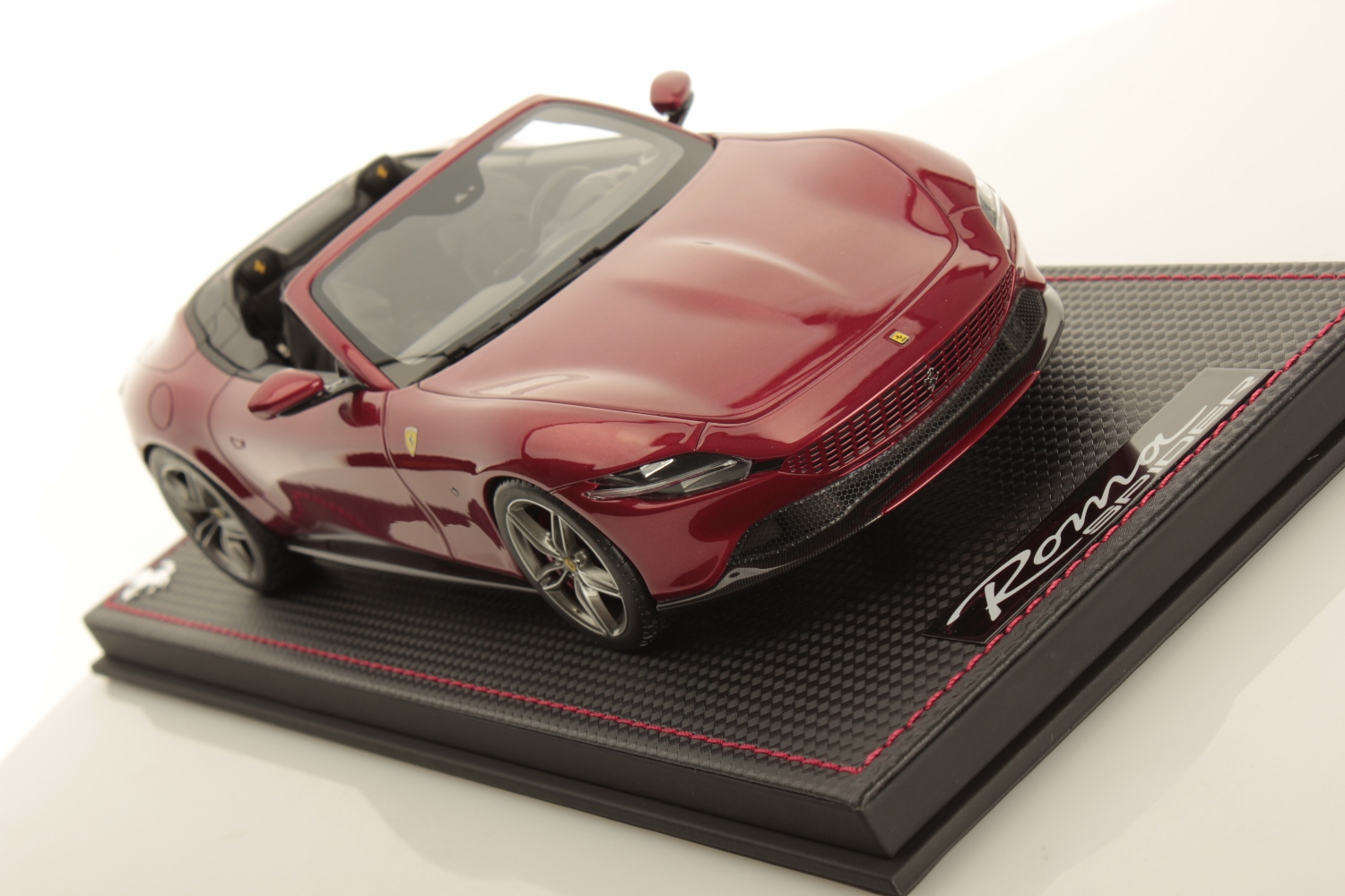 mr-collection-models-ferrari-roma-spider-1-18-miniature-cabriolet-toit-souple image 3