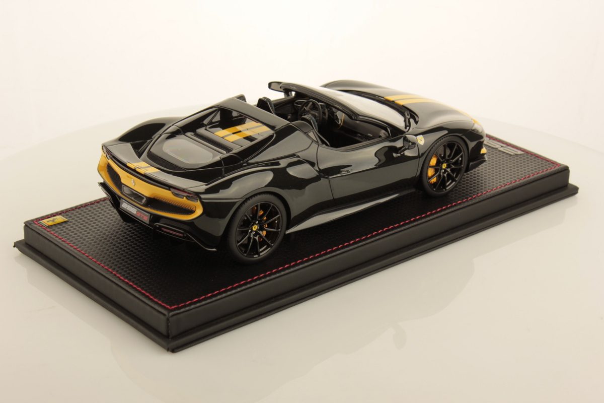mr-collection-models-ferrari-296-gts-1-18-miniature-auto image 2