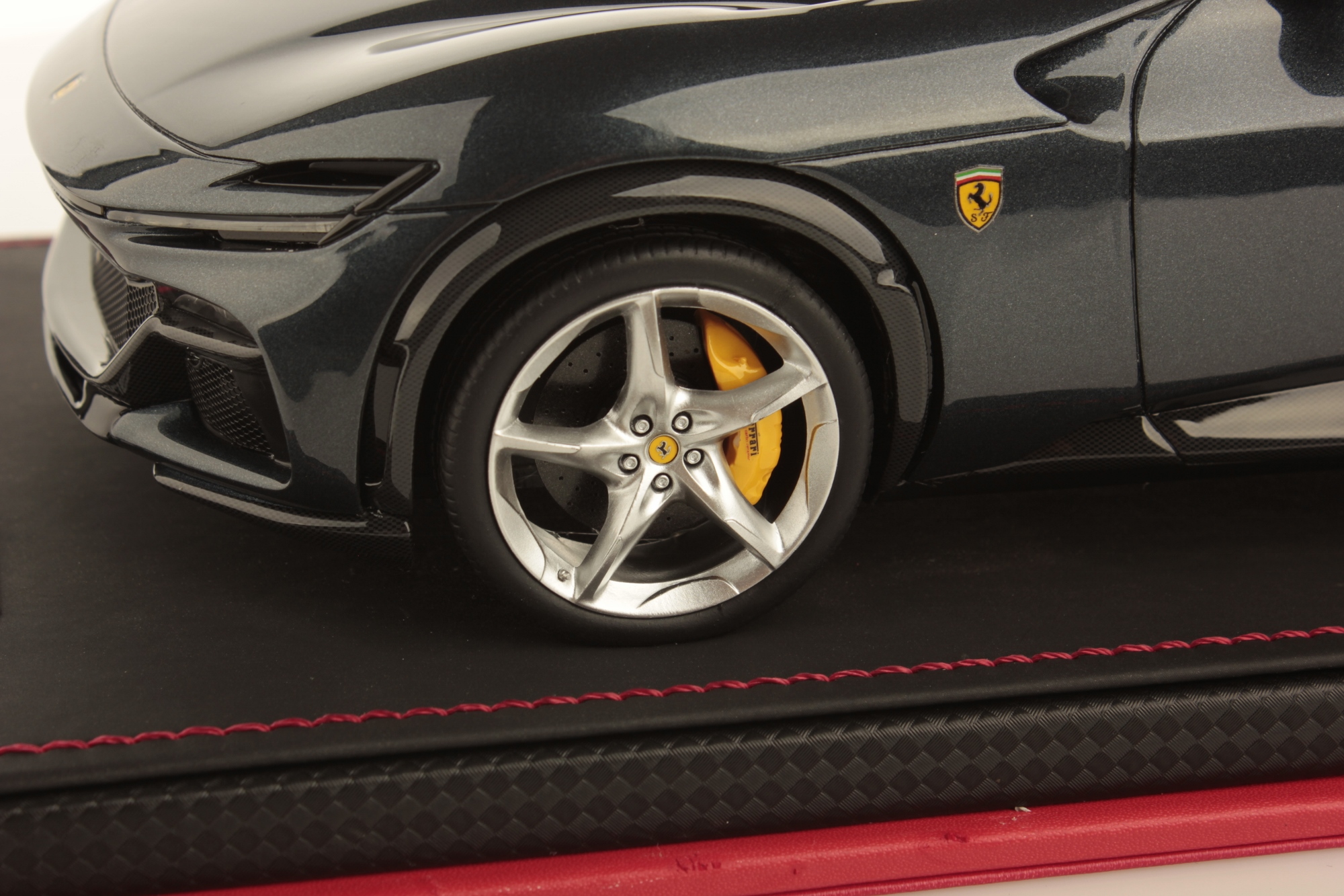 mr-collection-models-ferrari-purosangue-1-18-4 image 5