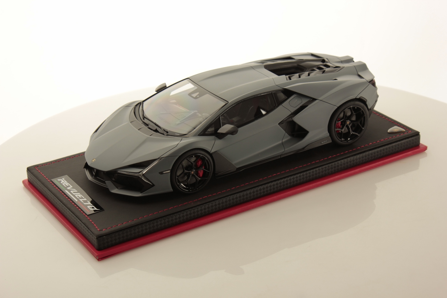 mr-collection-models-lamborghini-revuelto-1-18-miniature-auto-hybride-hpev image 1